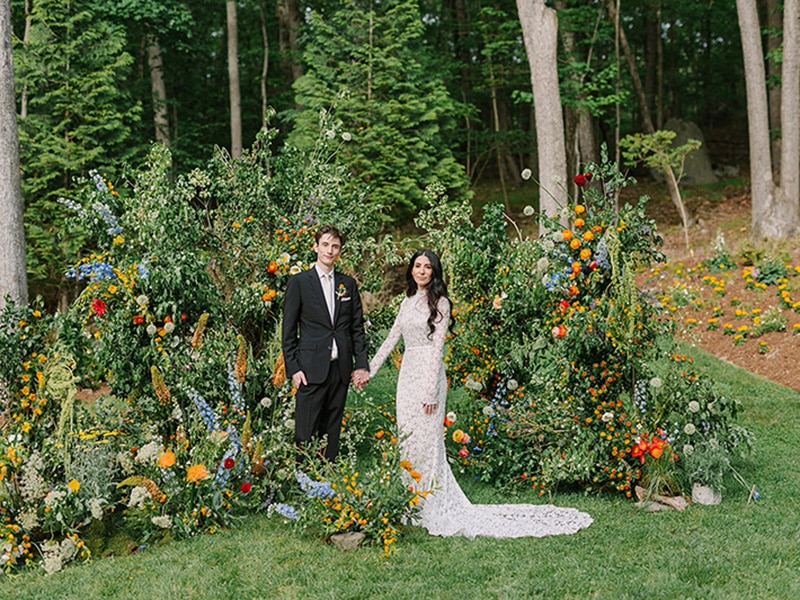 plan a wedding at a private home